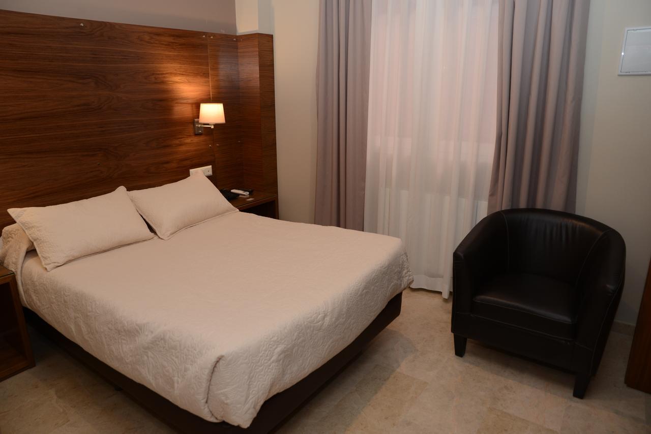 Hotel Escudero Ciudad Real Bagian luar foto