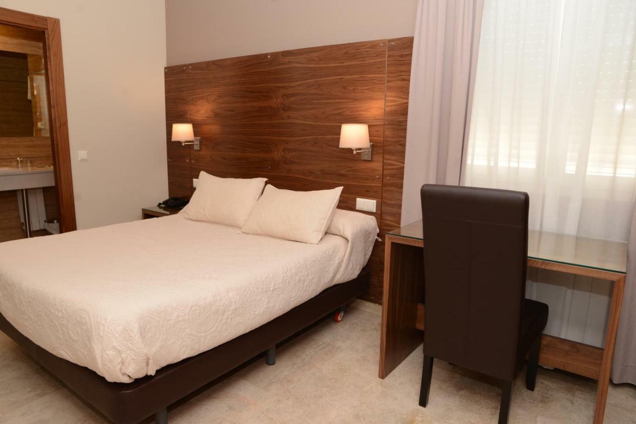 Hotel Escudero Ciudad Real Bagian luar foto